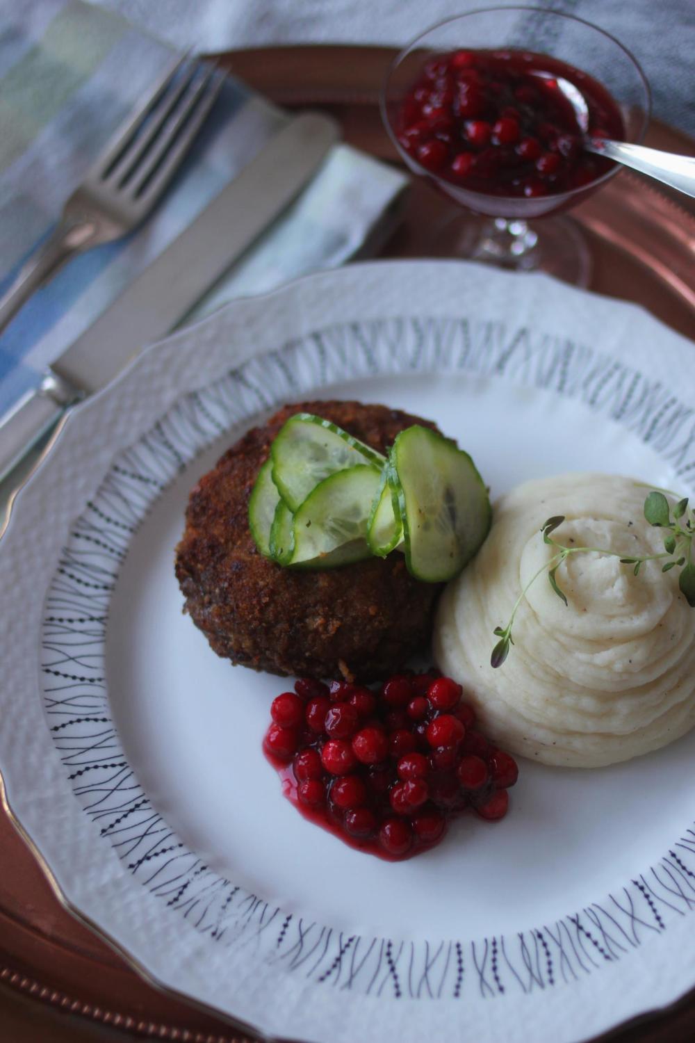 774517_439912102746557_1232881232_o